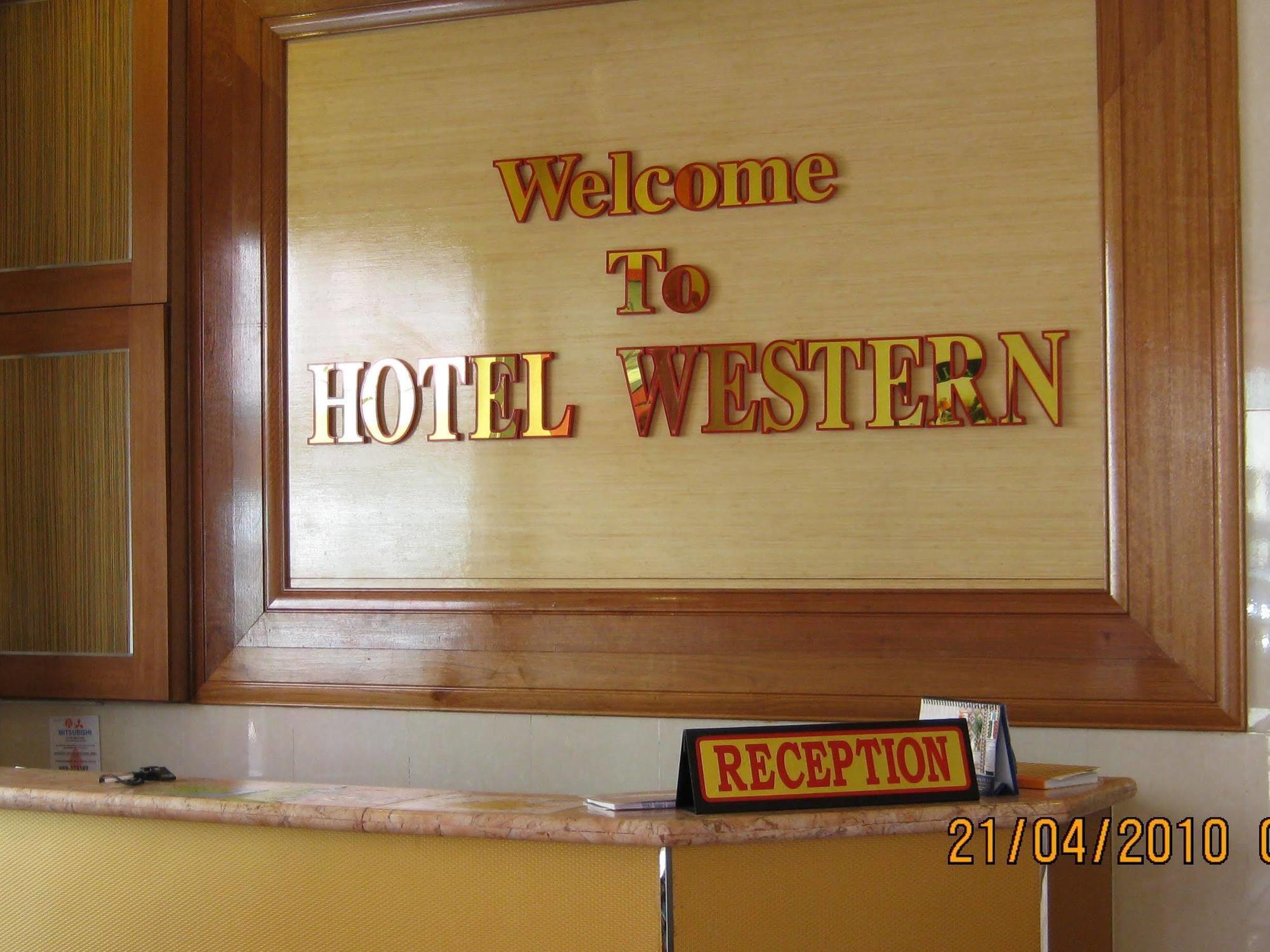 Hotel Western Сандакан Екстериор снимка